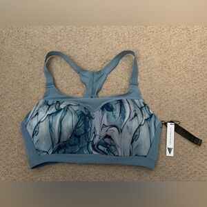 NWT Victoria’s Secret sports bra size 38D